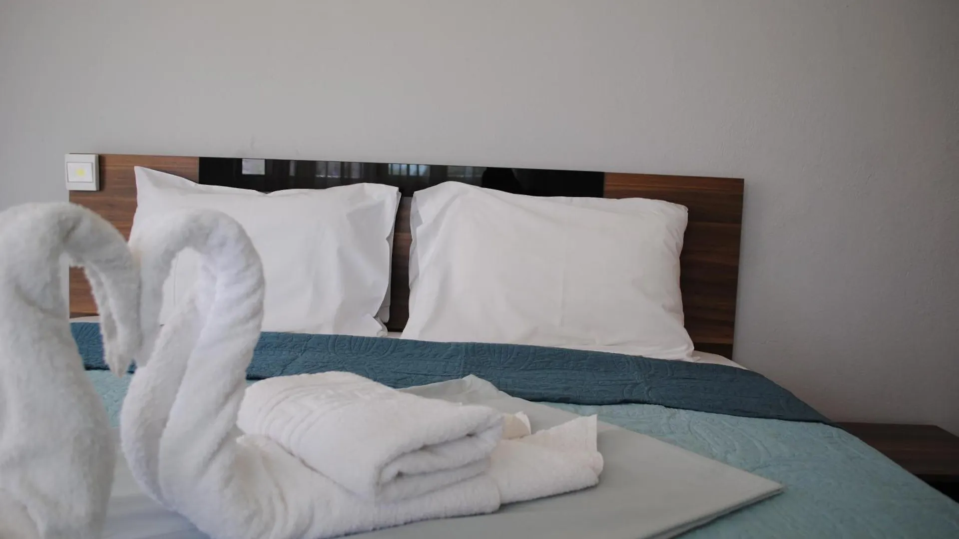 Artemis Apartments Paralia Dionysiou 0*,