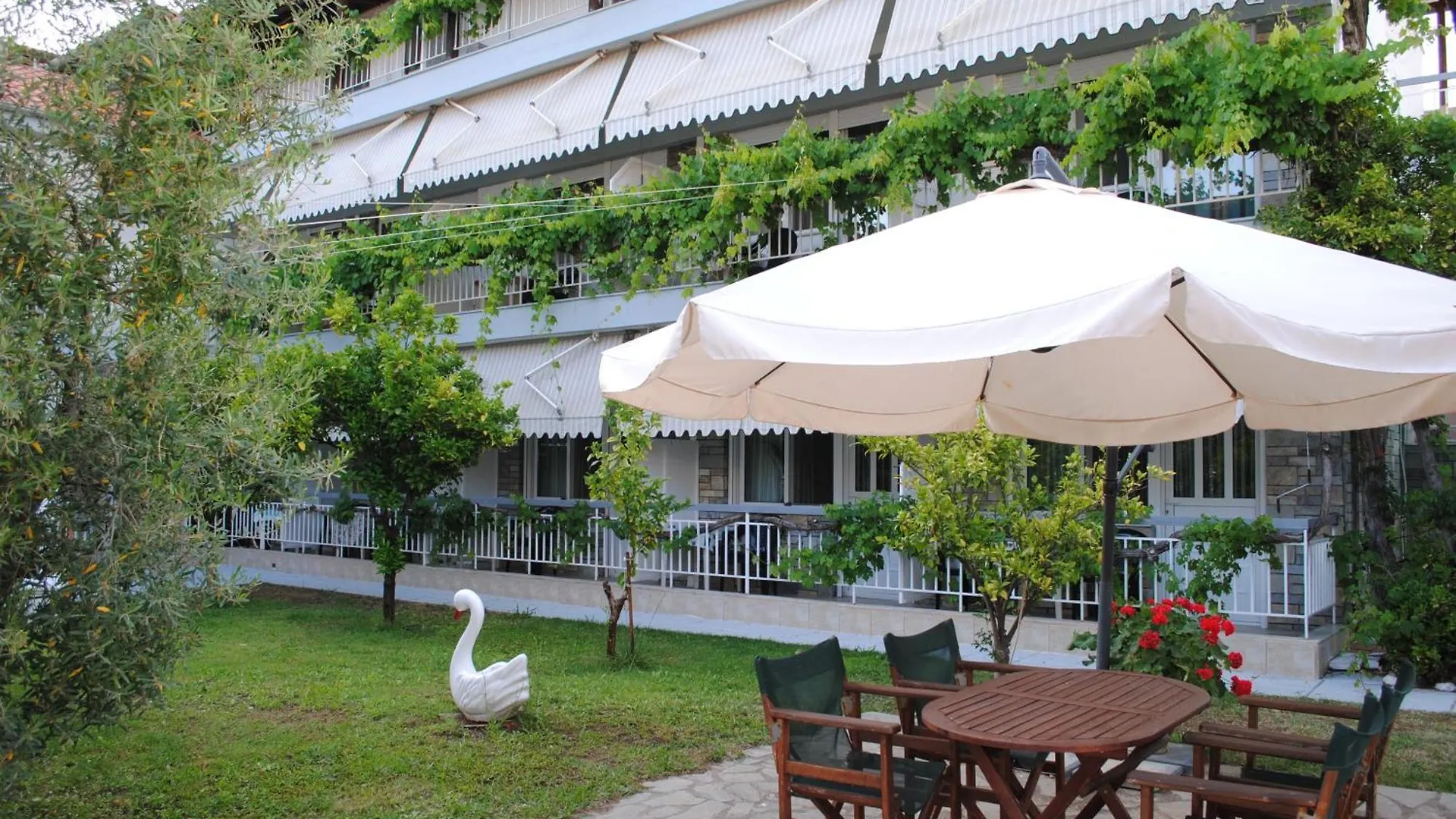 Artemis Apartments Paralia Dionysiou 0*,  Greece