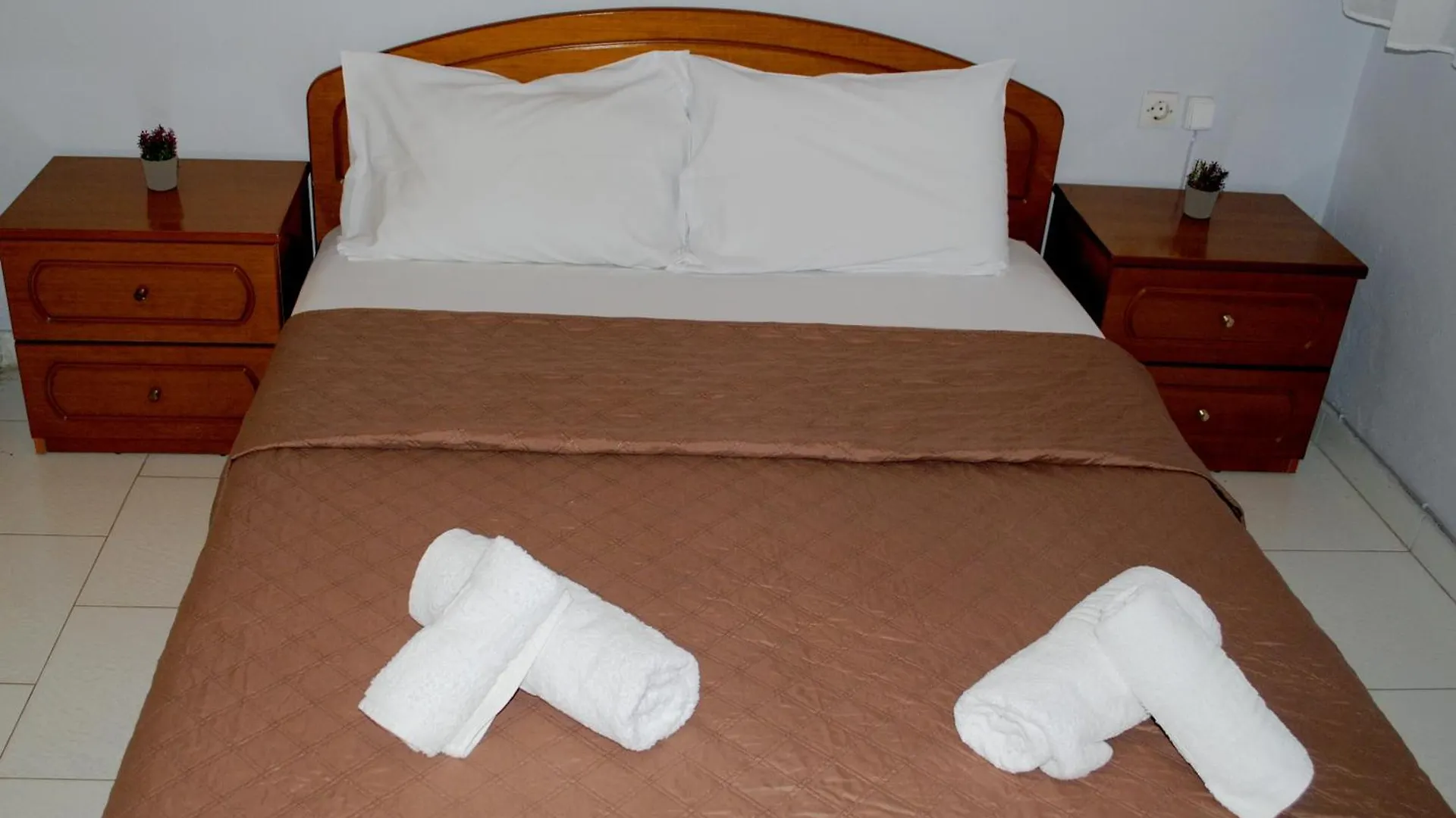 Artemis Apartments Paralia Dionysiou 0*,