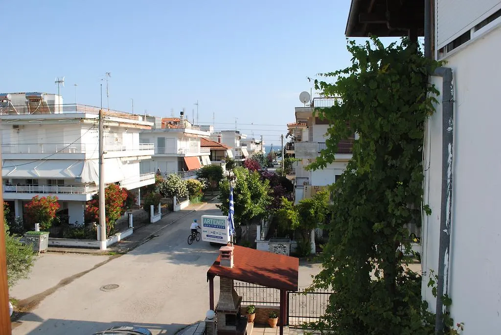 Artemis Apartments Paralia Dionysiou 0*,